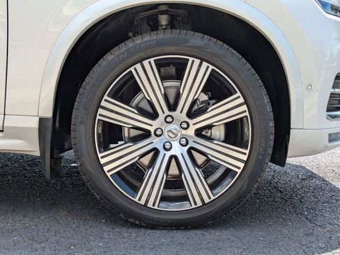 Used 2024 Volvo XC90 B5 Plus w/ Protection Package AWD/4WD image 11