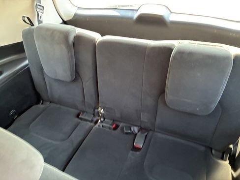 Used 2017 Nissan Armada SV image 18