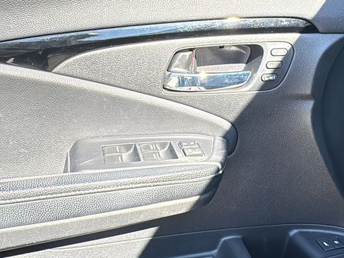 Used 2018 Honda Pilot Touring image 13