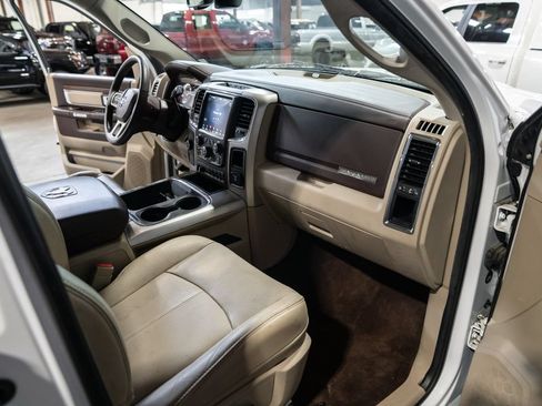 Used 2018 RAM 3500 Laramie w/ Convenience Group AWD/4WD image 16