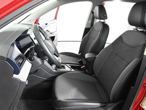 Certified 2022 Volkswagen Taos SE FWD image 19