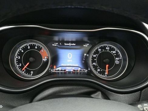 Used 2019 Jeep Cherokee Limited image 9