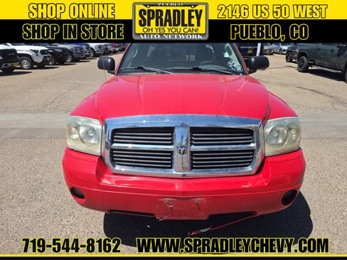 Used 2005 Dodge Dakota SLT w/ Trailer Tow Group AWD/4WD image 2