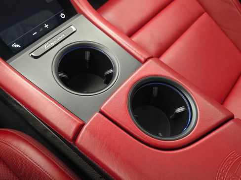 Used 2020 Porsche Taycan Turbo image 65