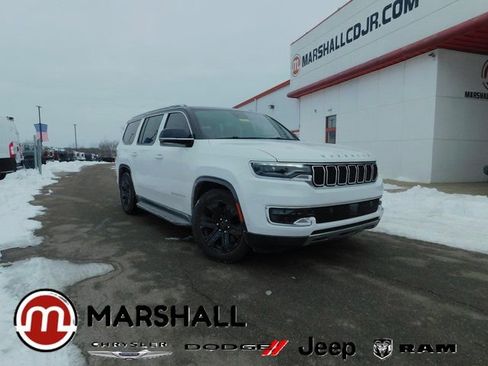 Used 2022 Jeep Wagoneer Series III w/ Flexible Seating Group image 1