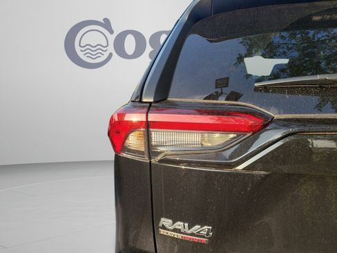 Used 2025 Toyota RAV4 XLE w/ Convenience Package FWD image 24
