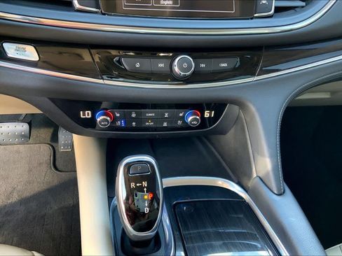 Used 2019 Buick Enclave Premium w/ Experience Buick Package AWD/4WD image 31