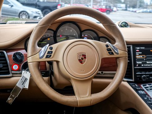 Used 2014 Porsche Panamera S image 6