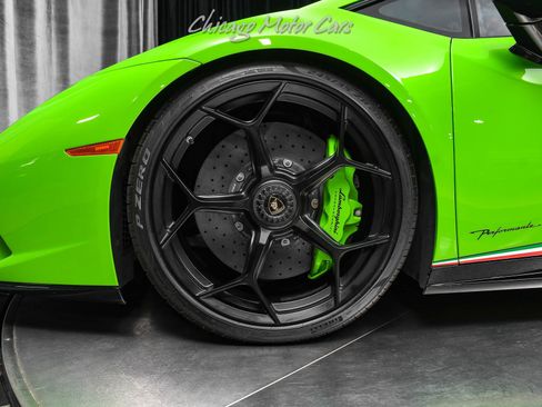 Used 2018 Lamborghini Huracan Performante AWD/4WD image 45