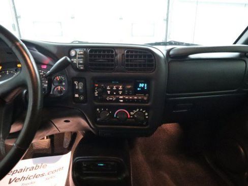 Used 2001 Chevrolet Blazer LT AWD/4WD image 14