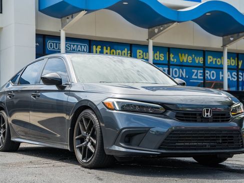 Used 2023 Honda Civic Sport image 1