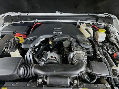 Used 2021 Jeep Gladiator Rubicon w/ LED Lighting Group AWD/4WD image 31