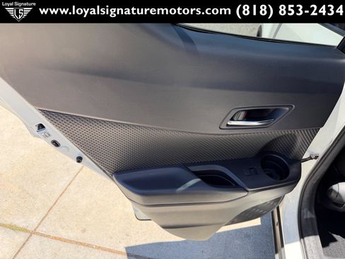 Used 2021 Toyota C-HR XLE FWD image 14