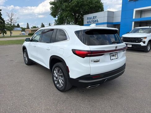 Used 2026 Buick Enclave Preferred AWD/4WD image 7