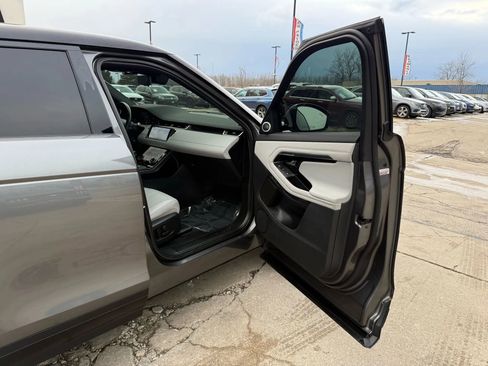 Used 2020 Land Rover Range Rover Evoque SE image 25