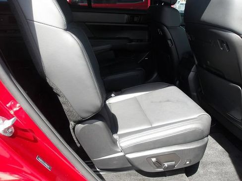 Used 2025 Hyundai Santa Fe Calligraphy AWD/4WD image 10