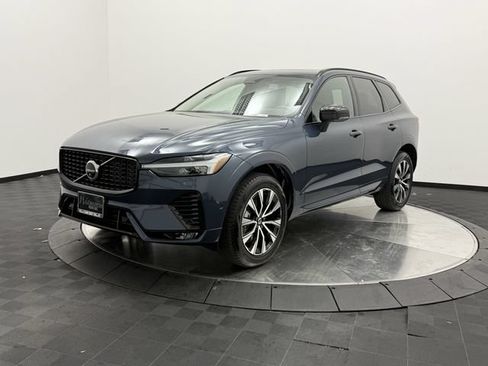 Certified 2025 Volvo XC60 B5 Plus AWD/4WD image 4