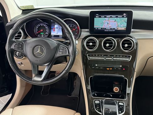 Used 2019 Mercedes-Benz GLC 300 4MATIC image 29