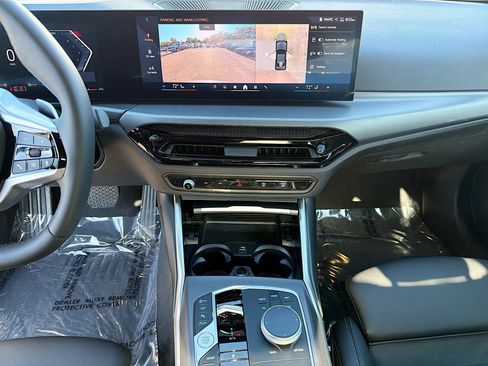 Used 2025 BMW 230i Coupe w/ Parking Assistance Package RWD image 18