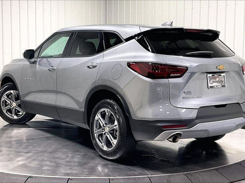 Used 2025 Chevrolet Blazer LT AWD/4WD image 12