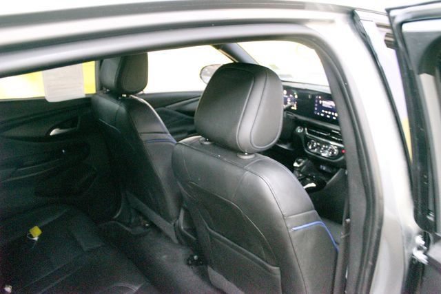 Used 2024 Buick Envista Sport Touring w/ Convenience II Package FWD image 10