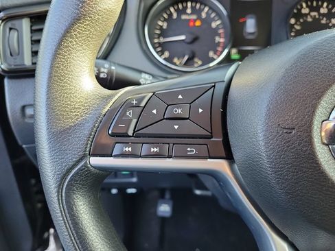 Used 2017 Nissan Rogue S AWD/4WD image 22