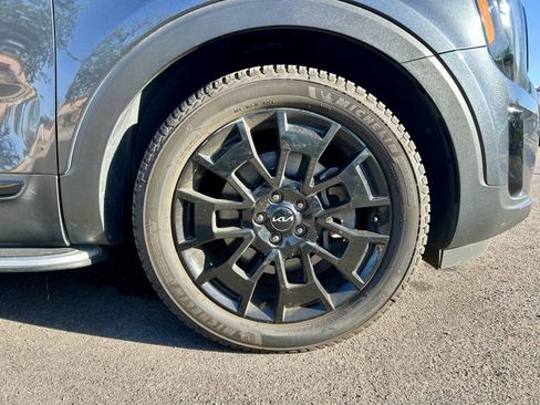 Used 2022 Kia Telluride SX w/ SX Prestige Package image 9