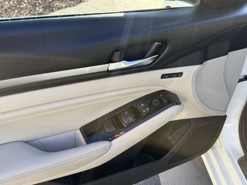 Used 2021 Nissan Altima 2.5 Platinum image 15