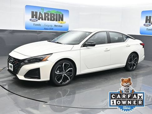 Used 2024 Nissan Altima 2.5 SR FWD image 1