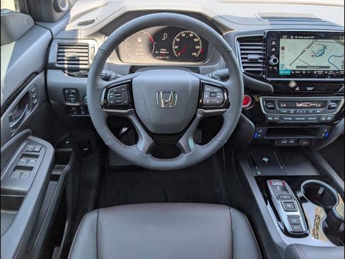 New 2026 Honda Ridgeline Black Edition image 6