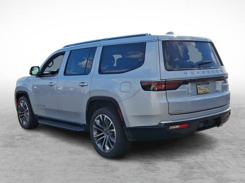 Used 2022 Jeep Wagoneer Series III w/ Flexible Seating Group image 4