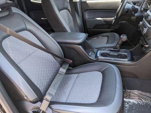Used 2021 Chevrolet Colorado Z71 AWD/4WD image 29