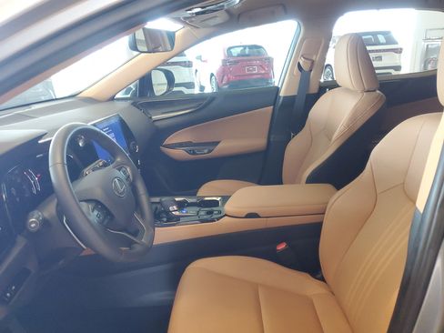 Used 2023 Lexus NX 250 FWD w/ Towing Package (2000 Lbs) image 19