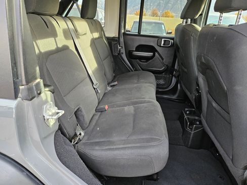 Used 2021 Jeep Wrangler Unlimited Sport image 32