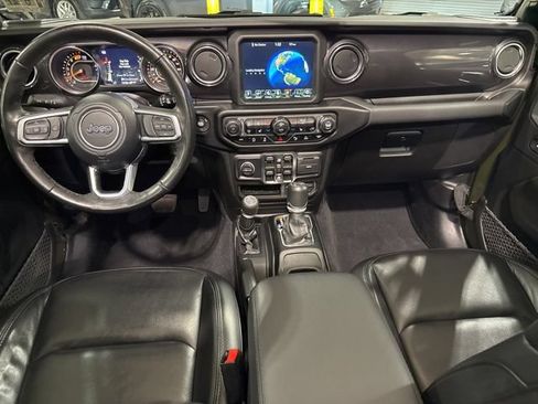 Used 2022 Jeep Wrangler Unlimited Sahara AWD/4WD image 5