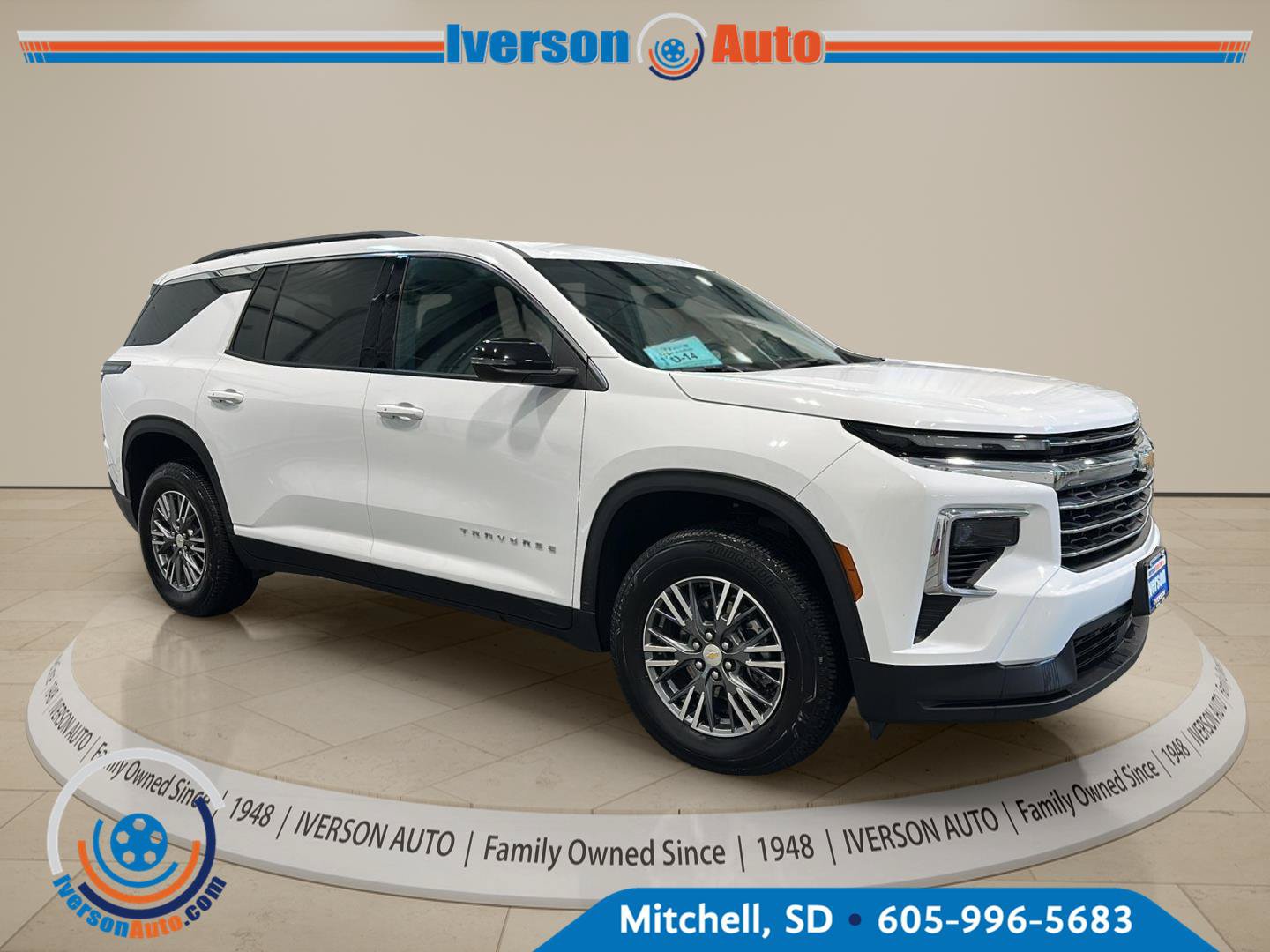 Used 2026 Chevrolet Traverse LT AWD/4WD image 1