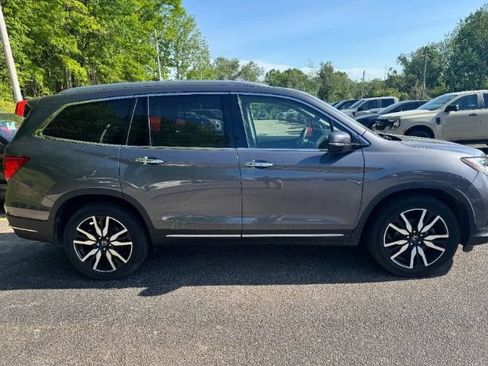 Used 2022 Honda Pilot Touring image 9