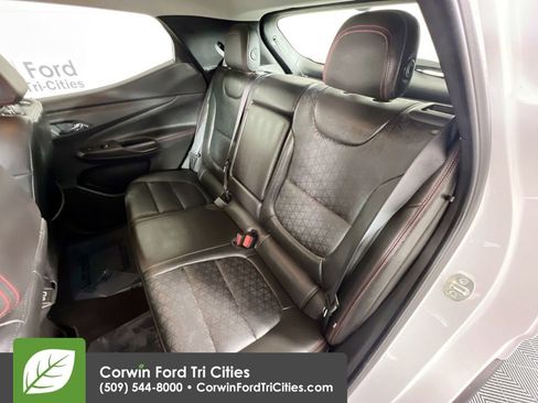 Used 2023 Chevrolet Bolt EUV Premier w/ Redline Edition image 27