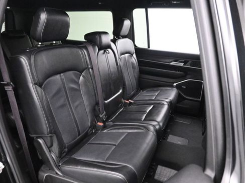 Used 2024 Jeep Wagoneer L Series II w/ Flexible Seating Group AWD/4WD image 22