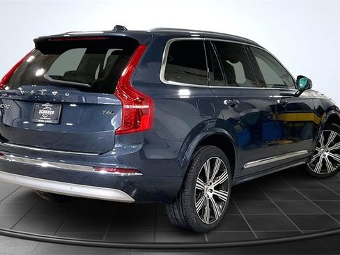 Certified 2022 Volvo XC90 T6 Inscription w/ Climate Package image 2
