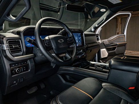 Used 2024 Ford F250 Platinum w/ FX4 Off-Road Package image 15