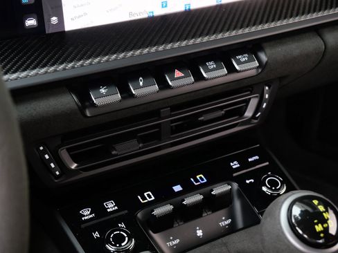 Used 2025 Porsche 911 GT3 RS image 34