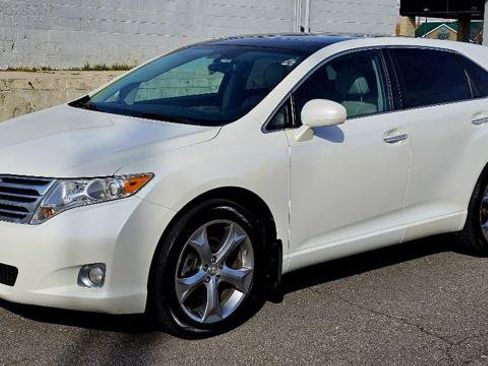 Used 2009 Toyota Venza FWD image 1