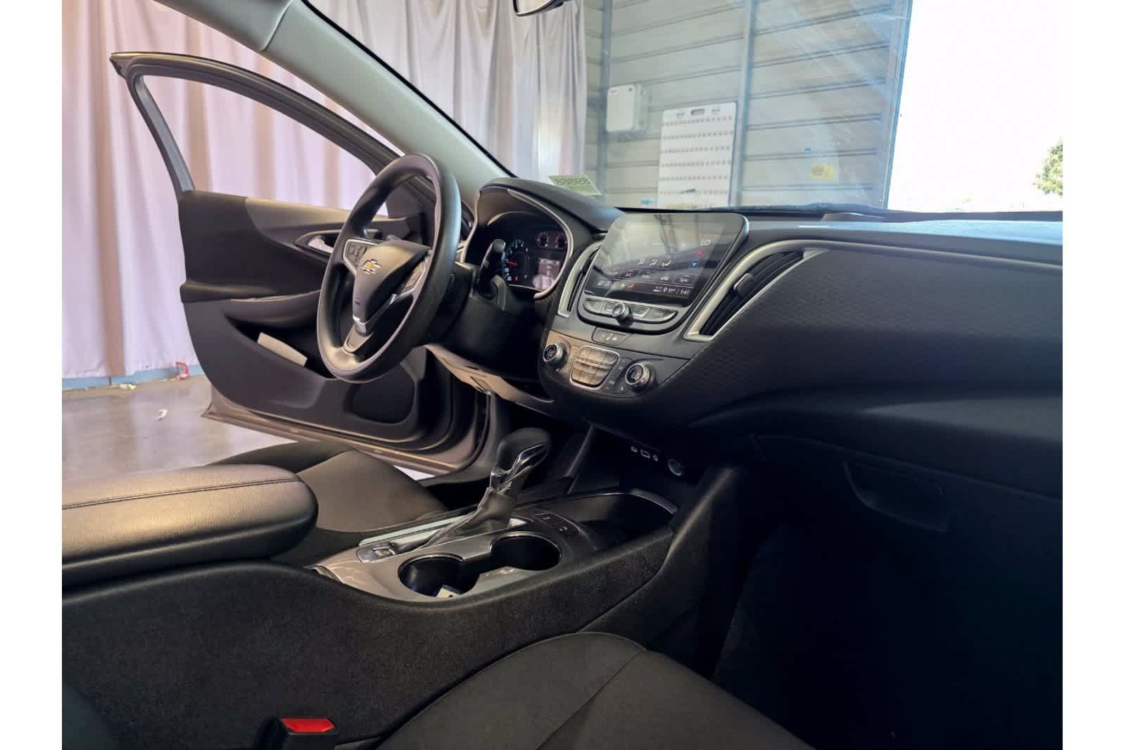 Used 2024 Chevrolet Malibu LT FWD image 18