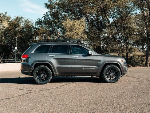 Used 2014 Jeep Grand Cherokee Overland w/ Advanced Technology Group AWD/4WD image 8