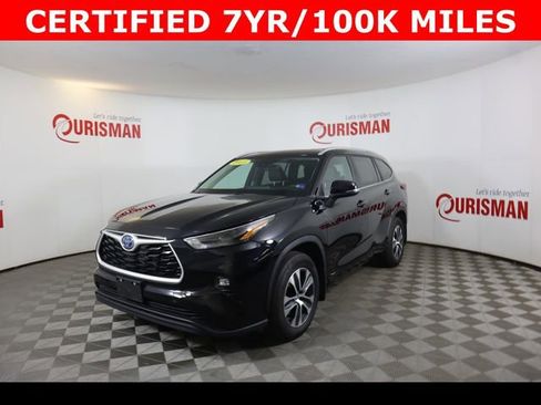 Used 2023 Toyota Highlander XLE image 3
