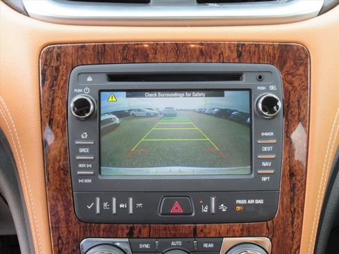 Used 2014 Chevrolet Traverse LTZ image 23