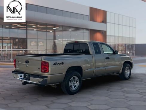 Used 2005 Dodge Dakota SLT image 8