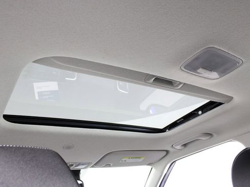 Certified 2023 Hyundai Venue SEL image 21