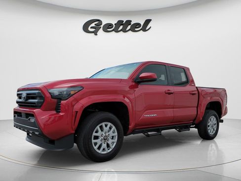 Used 2025 Toyota Tacoma SR5 image 1